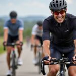 Assos ou Castelli : Quel équipement vélo privilégier en 2026 pour les cyclistes les plus exigeants ?