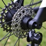 Hayes ou Shimano : quel système de freinage dominera votre vélo en 2026 ?
